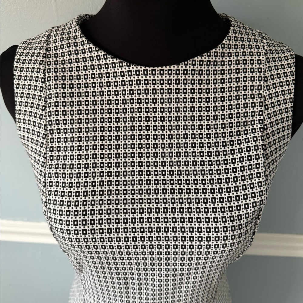 Calvin Klein Black and White Patterned Midi Sheath Dress 10 - Picture 10 of 11